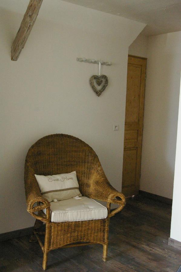 Bed and Breakfast Au Charme D'Antan Feron Екстер'єр фото