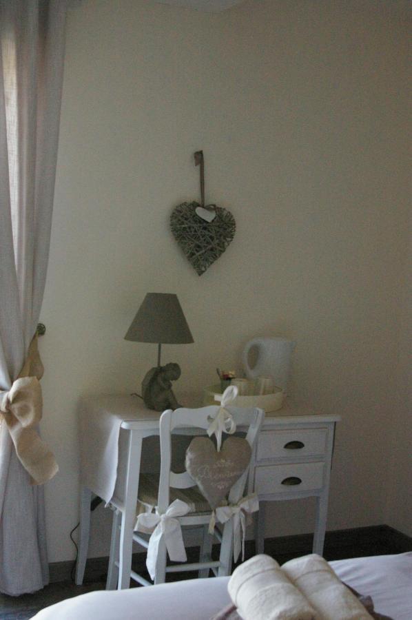 Bed and Breakfast Au Charme D'Antan Feron Екстер'єр фото