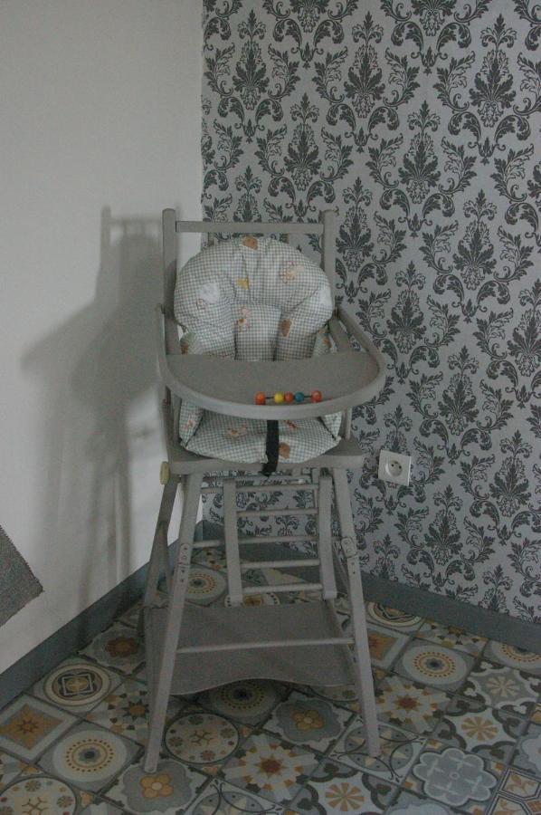 Bed and Breakfast Au Charme D'Antan Feron Екстер'єр фото