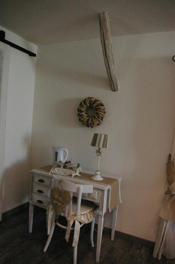 Bed and Breakfast Au Charme D'Antan Feron Екстер'єр фото