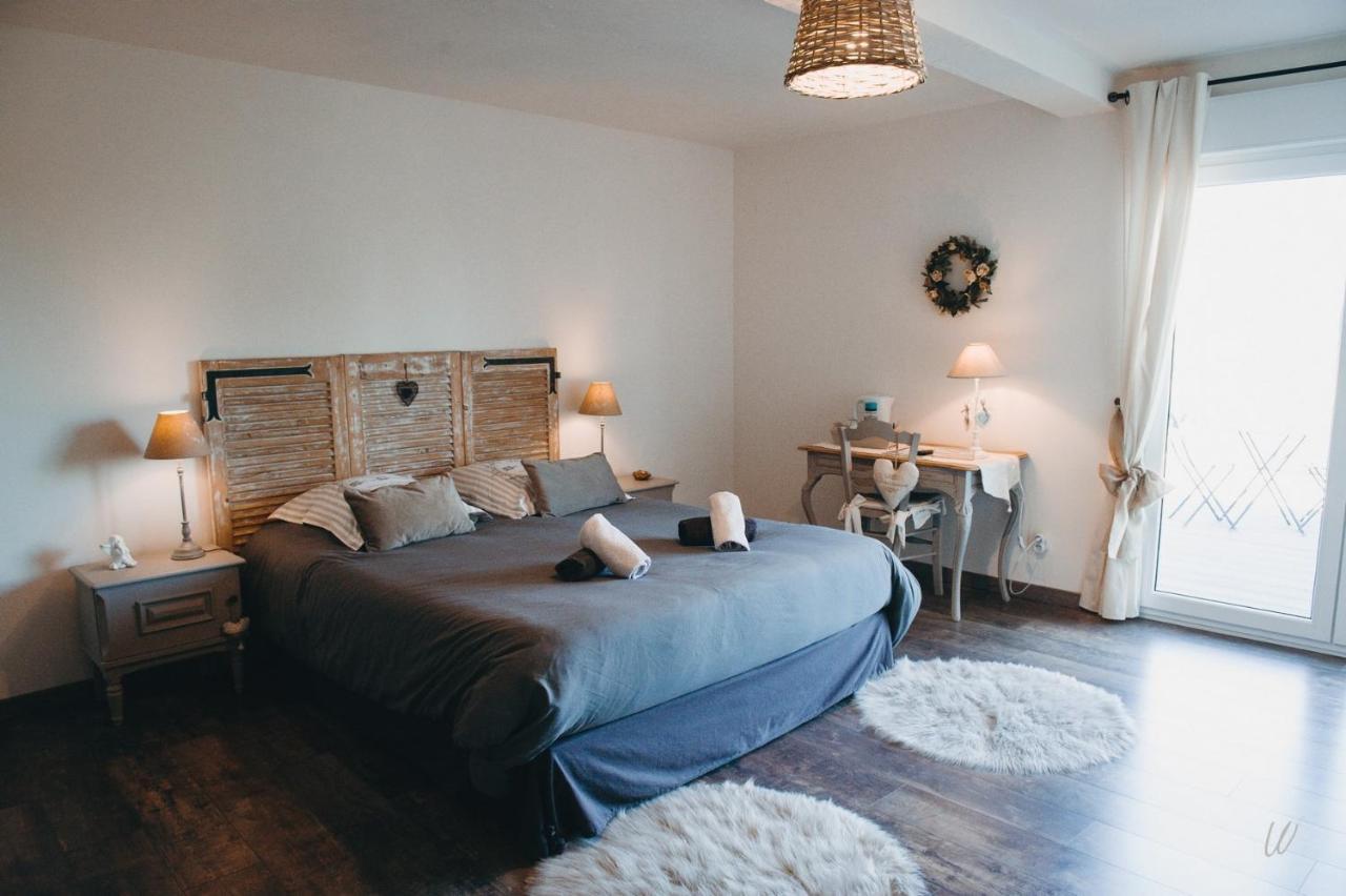 Bed and Breakfast Au Charme D'Antan Feron Екстер'єр фото