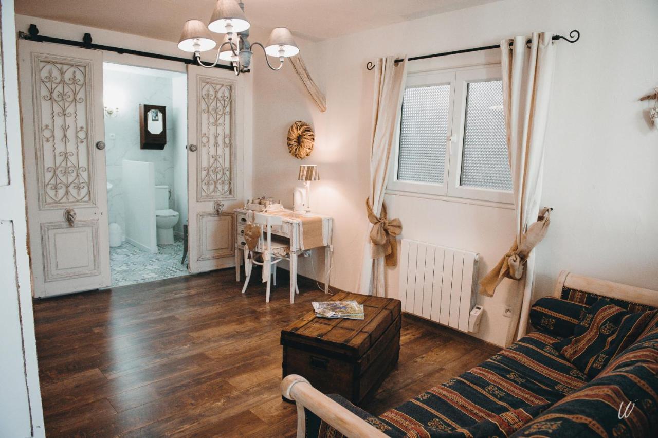 Bed and Breakfast Au Charme D'Antan Feron Екстер'єр фото