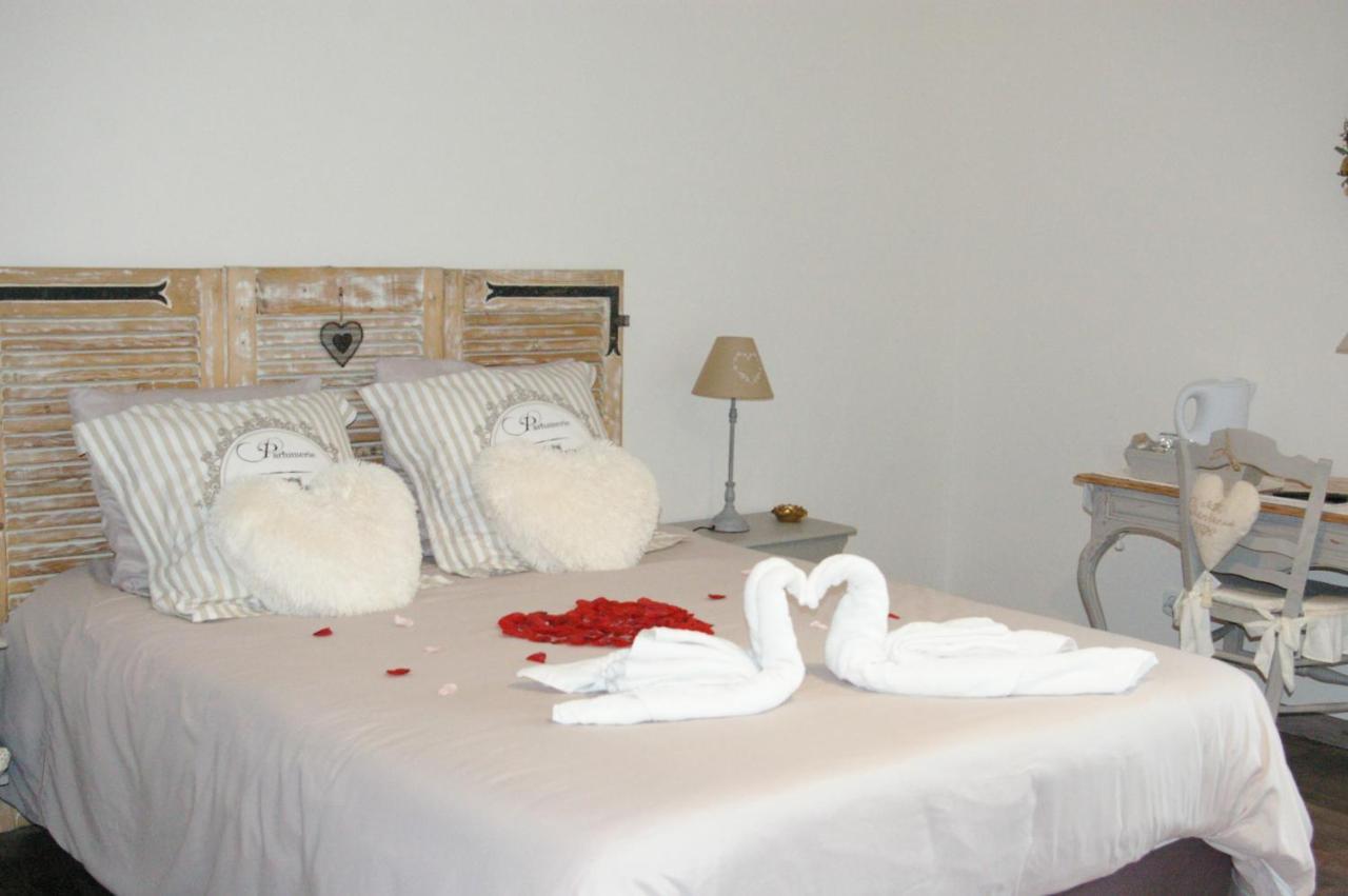Bed and Breakfast Au Charme D'Antan Feron Екстер'єр фото