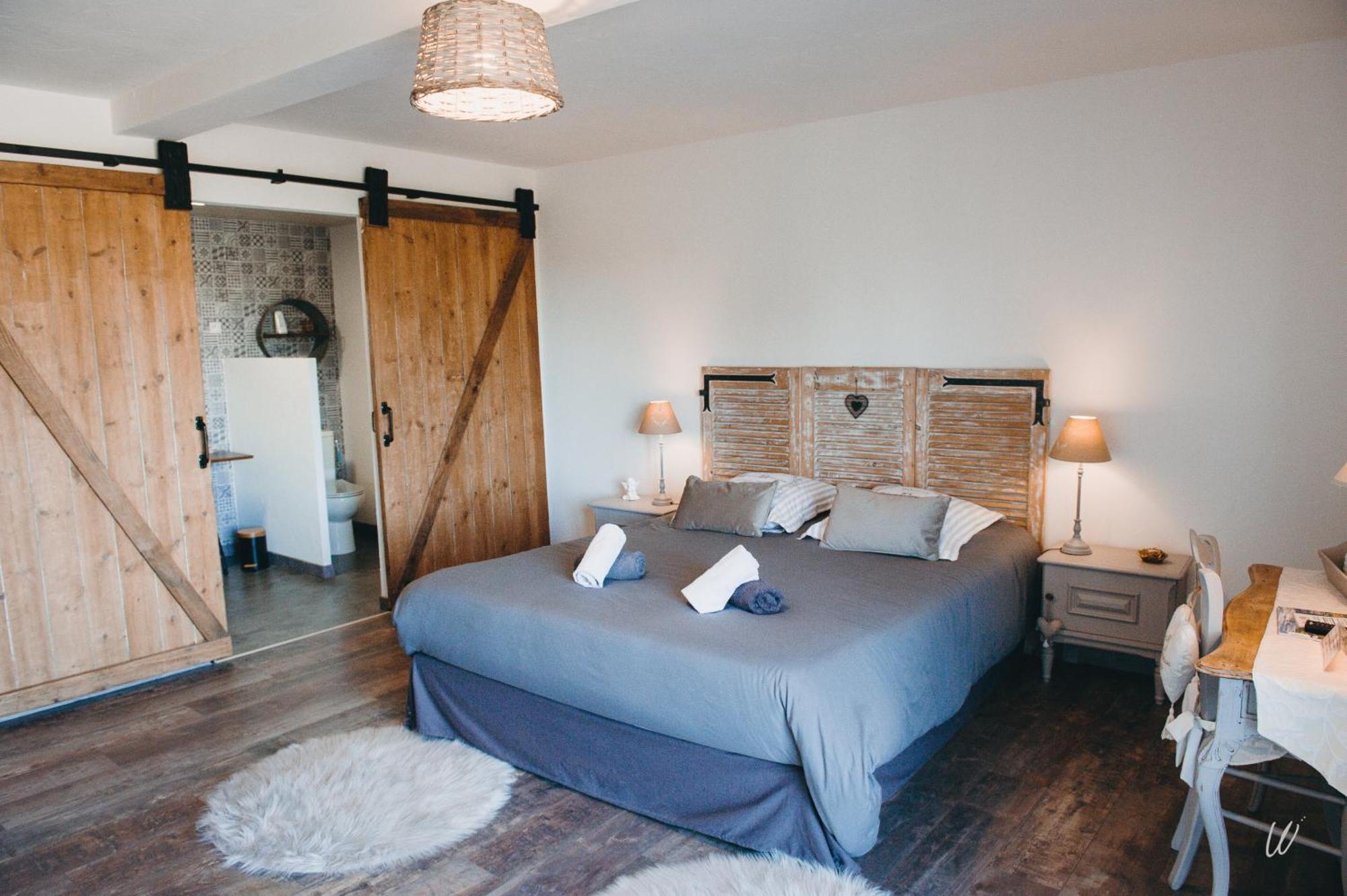 Bed and Breakfast Au Charme D'Antan Feron Екстер'єр фото