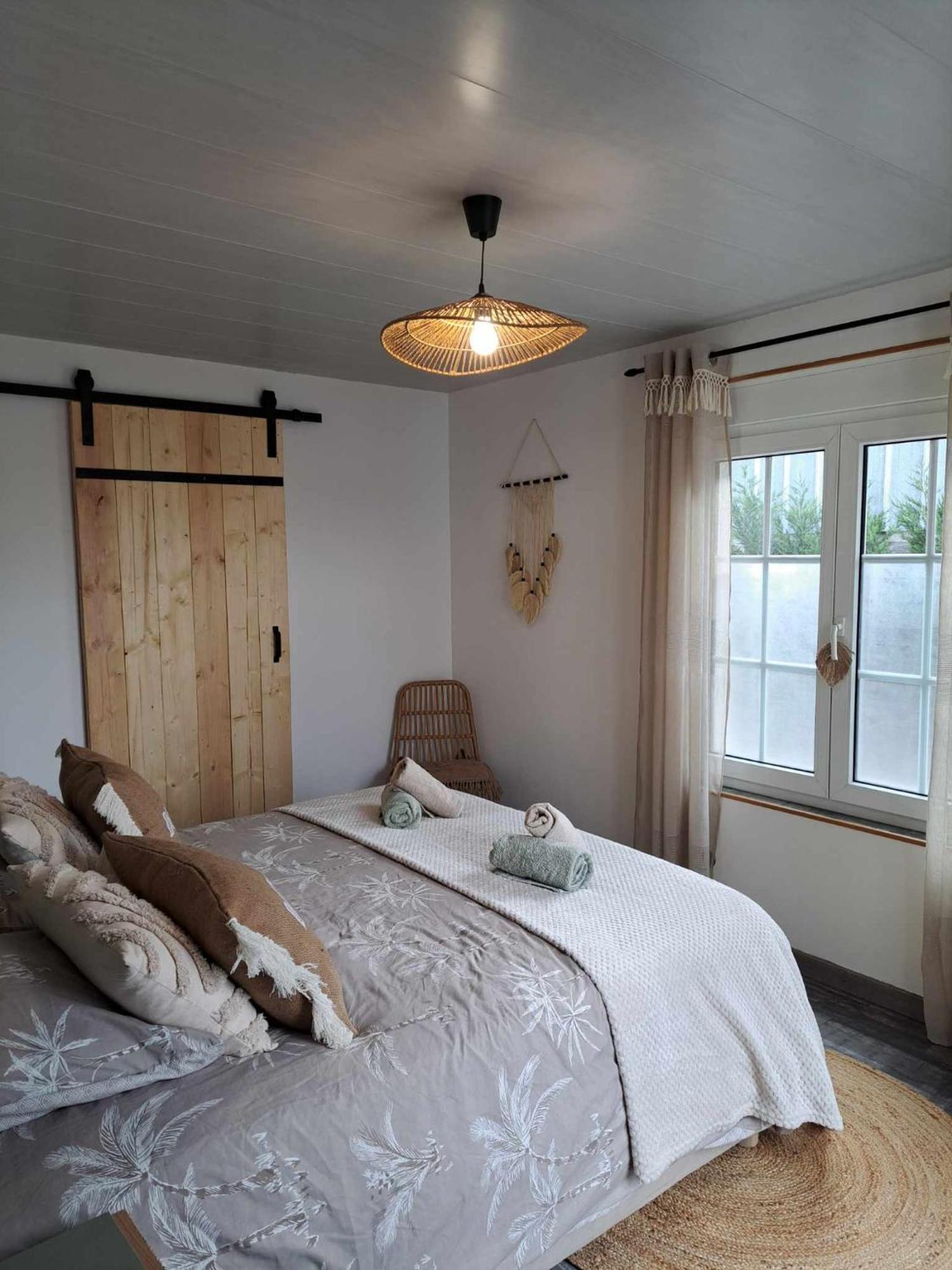 Bed and Breakfast Au Charme D'Antan Feron Екстер'єр фото
